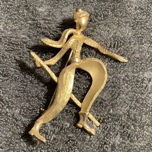 🌹Gold tone brooch pin